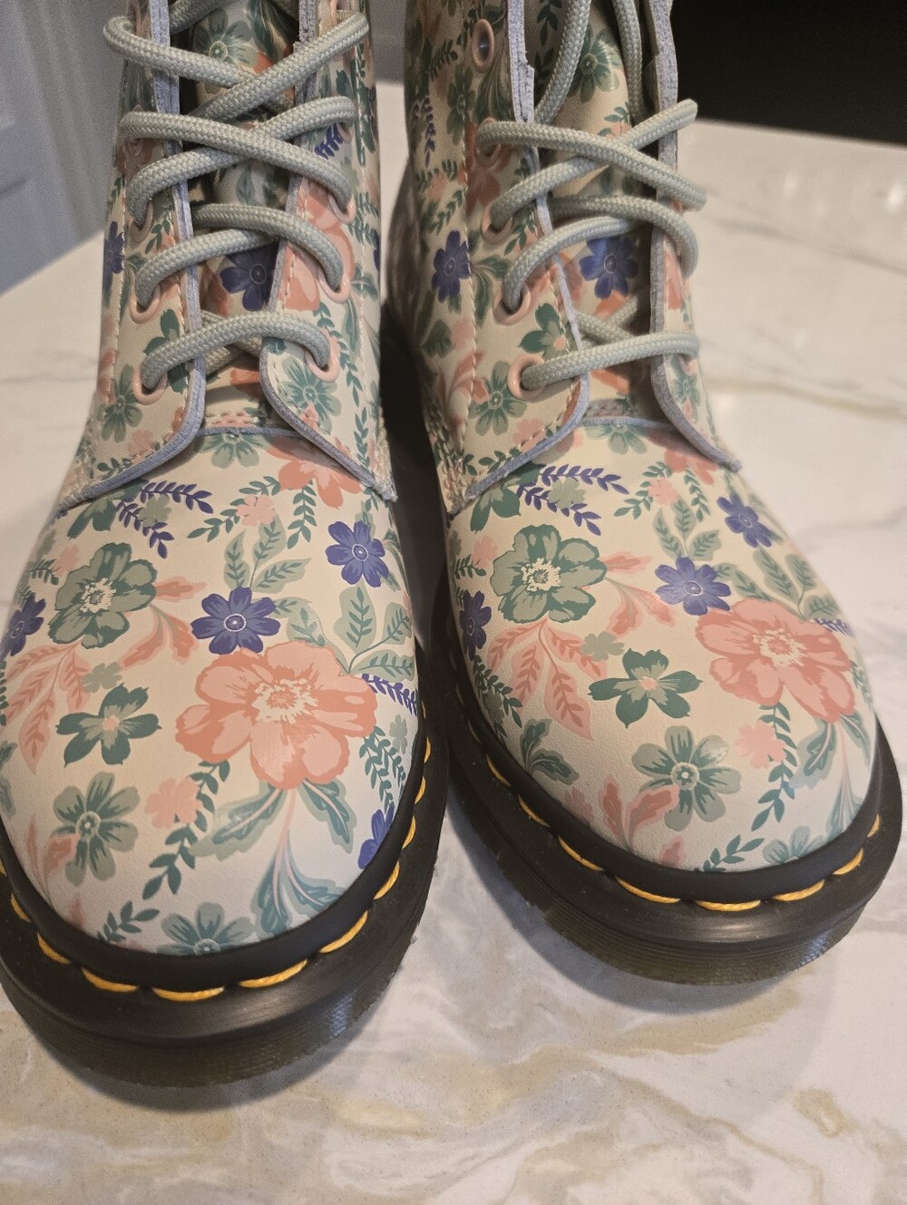 NEW! Dr Martens CLOUD CREAM Floral Pastel GENIX NAPPA Boots. Size 8 MAKE OFFER!! - Picture 3 of 12